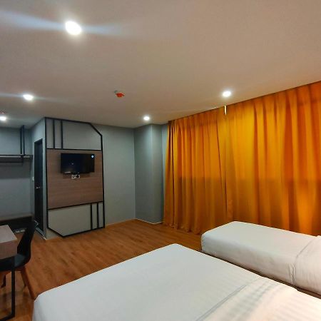 Uptown Hotel Semporna Exterior photo