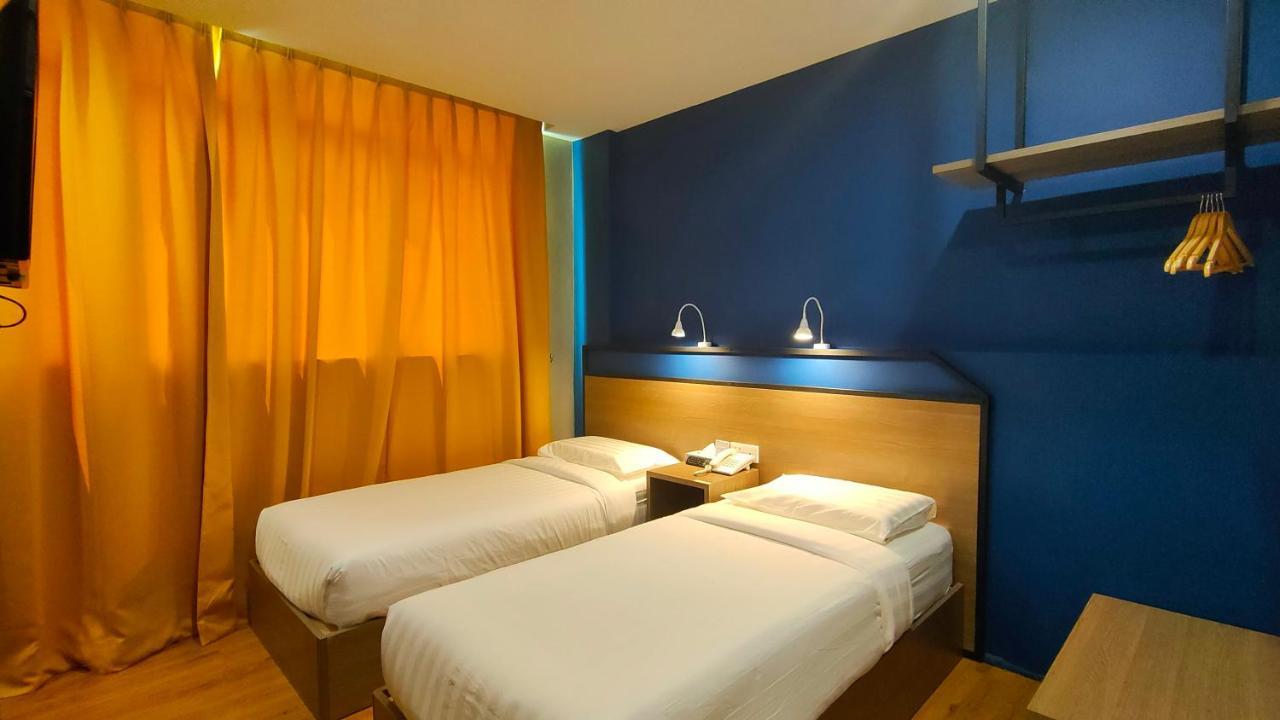 Uptown Hotel Semporna Exterior photo