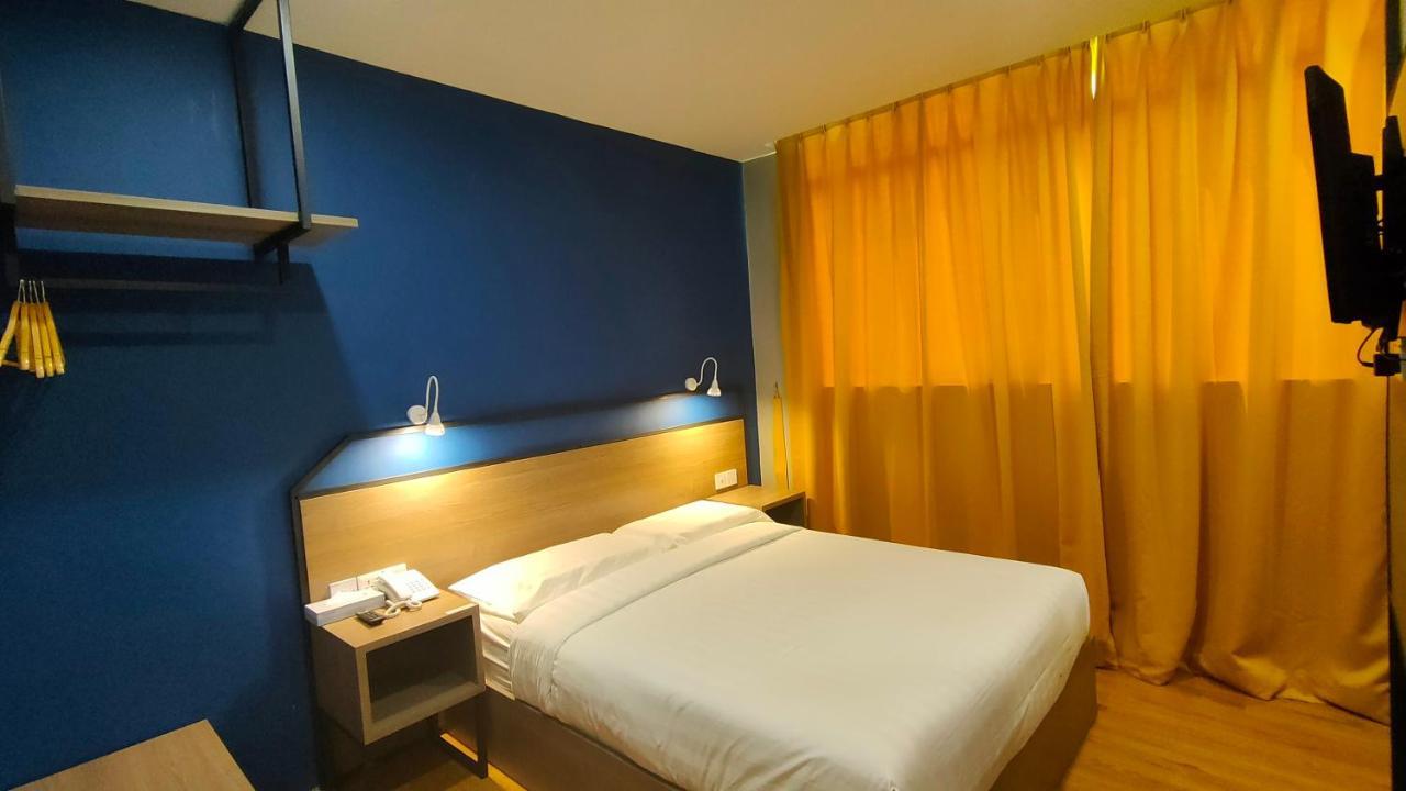 Uptown Hotel Semporna Exterior photo